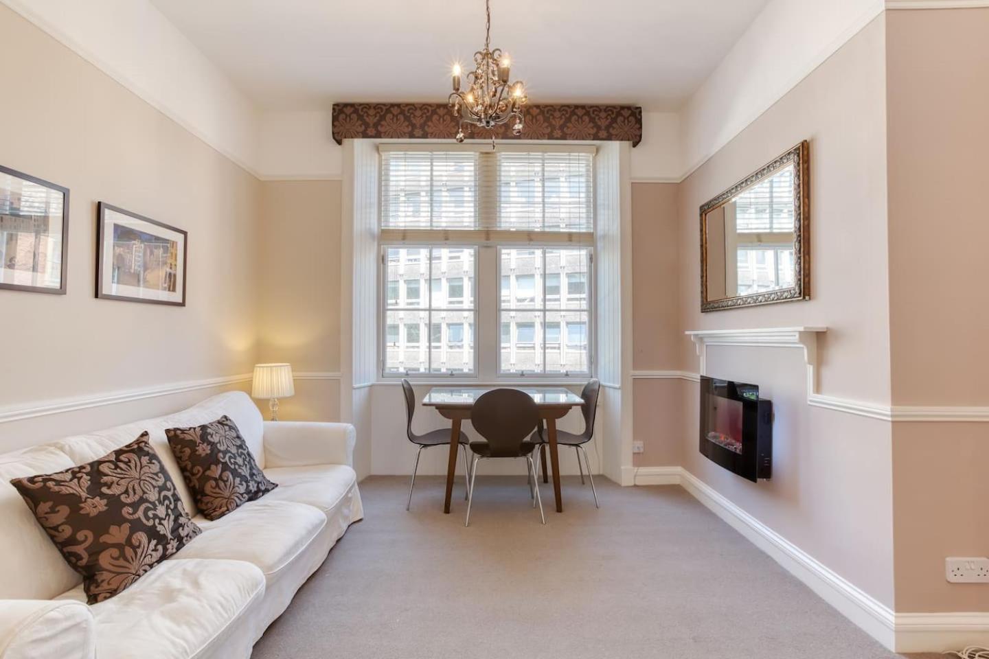 West Port - 2Br In The Heart Of The Old Town Just Off The Grassmarket 에든버러 외부 사진