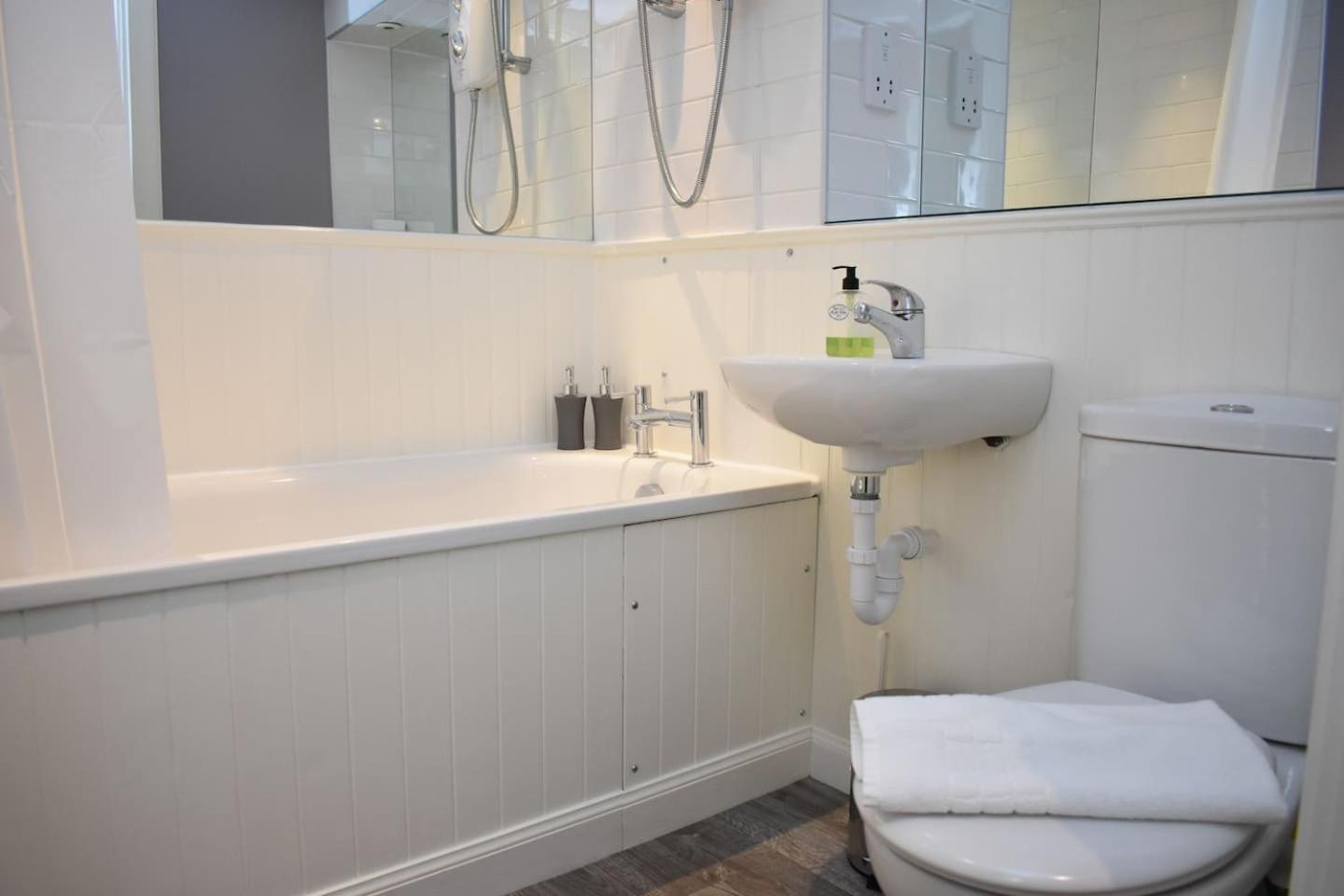 West Port - 2Br In The Heart Of The Old Town Just Off The Grassmarket 에든버러 외부 사진