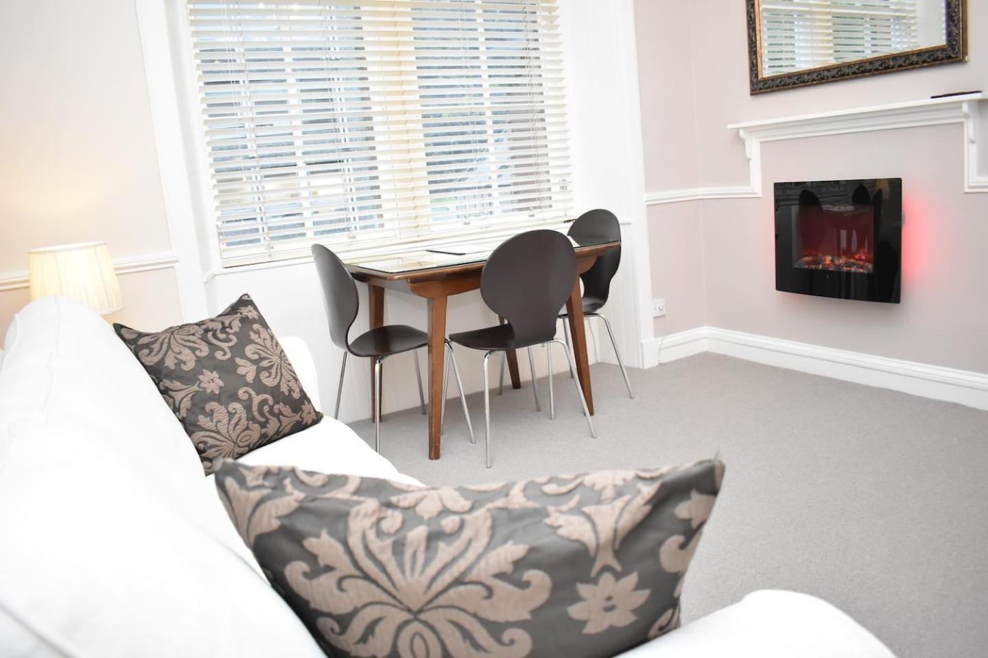West Port - 2Br In The Heart Of The Old Town Just Off The Grassmarket 에든버러 외부 사진