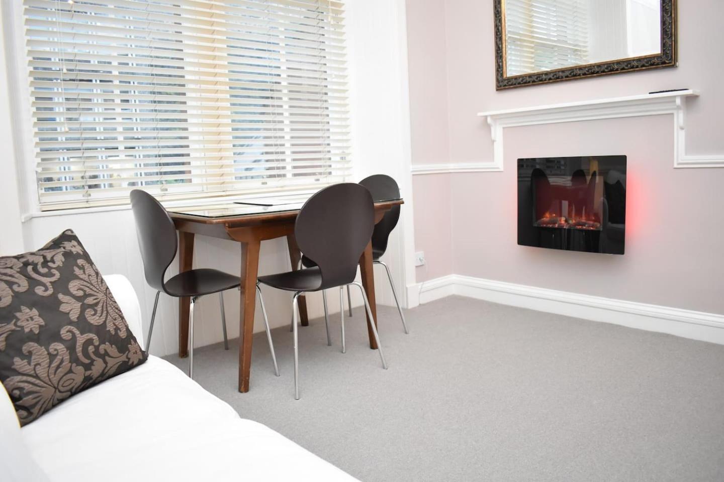 West Port - 2Br In The Heart Of The Old Town Just Off The Grassmarket 에든버러 외부 사진