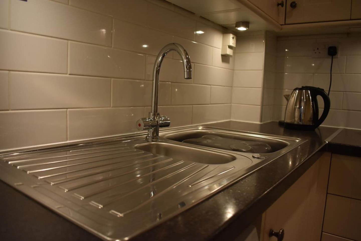 West Port - 2Br In The Heart Of The Old Town Just Off The Grassmarket 에든버러 외부 사진